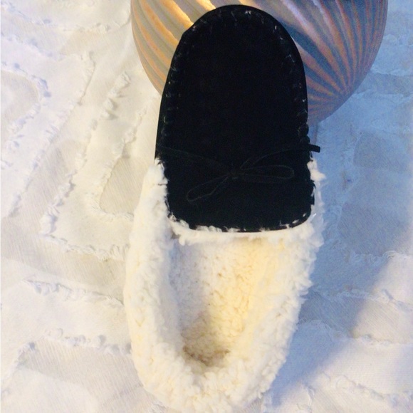 Run small Women's Muk Luks Slippers Very Comfortable Shoes Size 6 - Picture 2 of 8